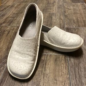 Whit Algeria shoes size 39